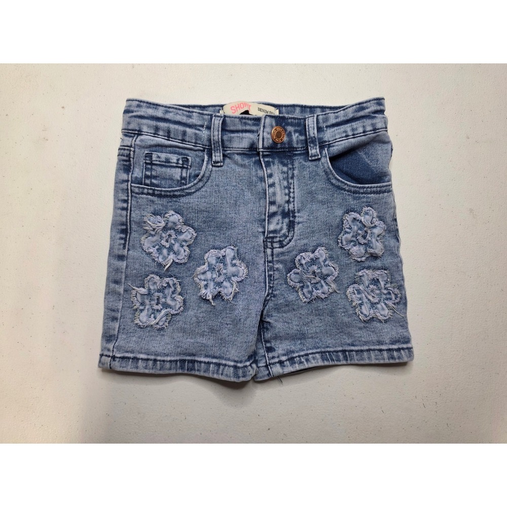 Denim Diva Girls Size 6 Light Wash Blue Floral Frayed Applique Jean Shorts